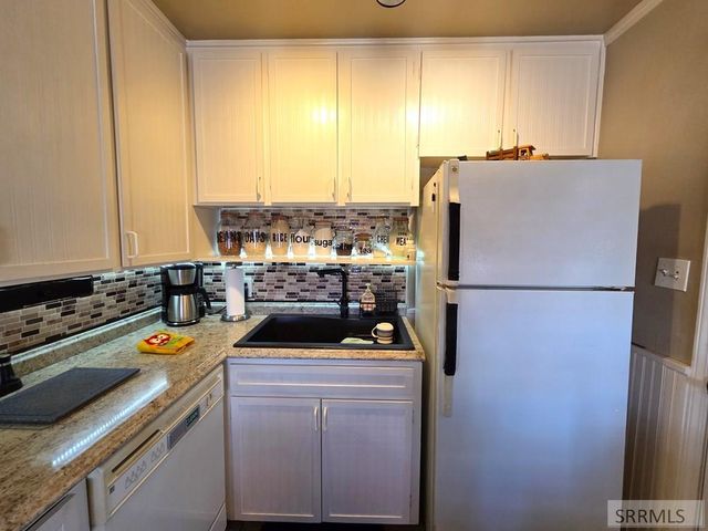 401 S 3rd Street, Leadore, ID 83464