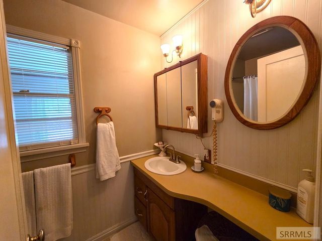 401 S 3rd Street, Leadore, ID 83464