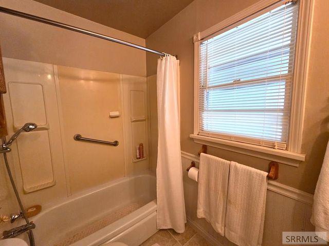 401 S 3rd Street, Leadore, ID 83464