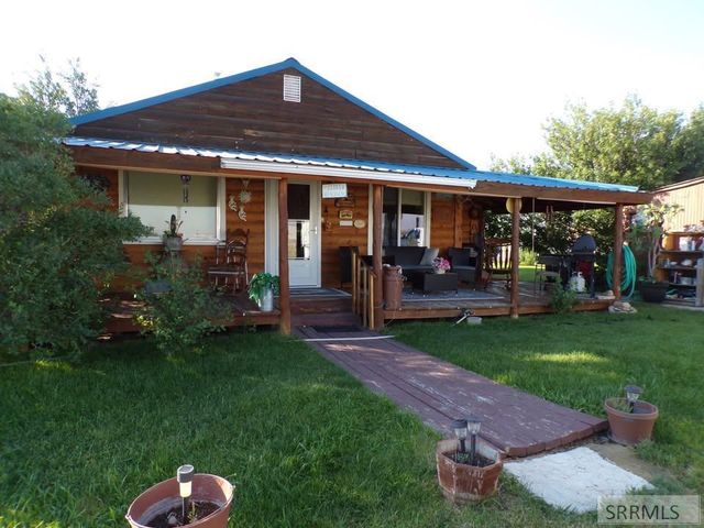 401 S 3rd Street, Leadore, ID 83464