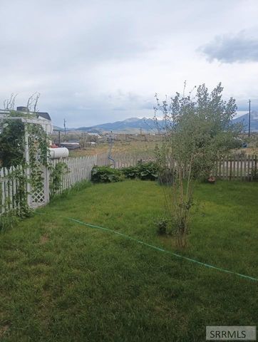 401 S 3rd Street, Leadore, ID 83464