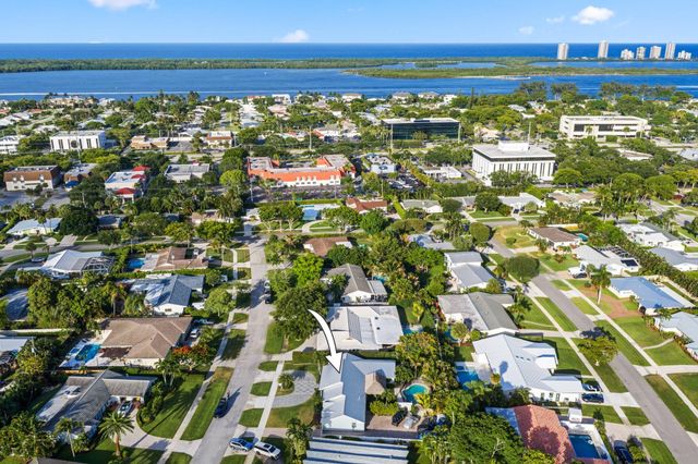 418 Oyster Road, North Palm Beach, FL 33408