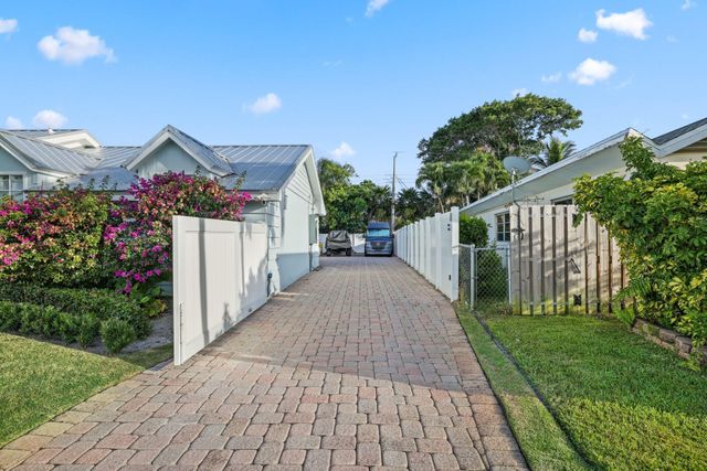 418 Oyster Road, North Palm Beach, FL 33408