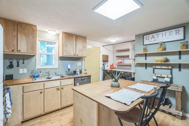 1205 John Breckenridge Drive, Hillsborough, NC 27278