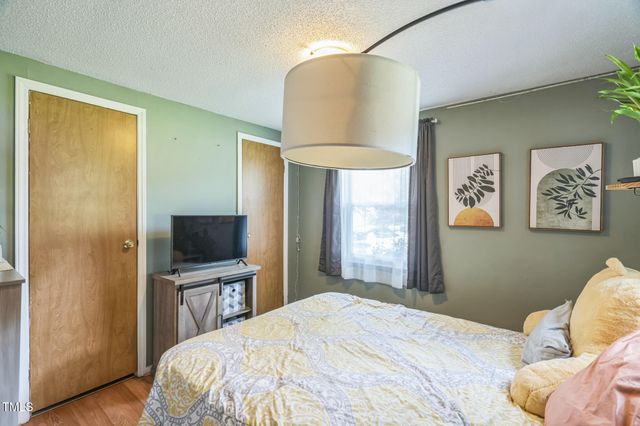 1205 John Breckenridge Drive, Hillsborough, NC 27278