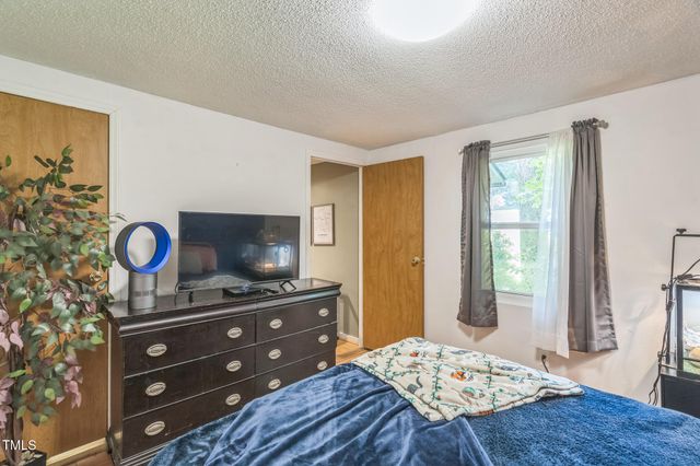 1205 John Breckenridge Drive, Hillsborough, NC 27278