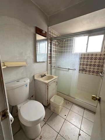 5110 Streamview Drive, San Diego, CA 92105