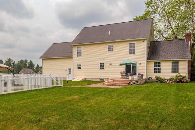 16 Premier Drive, Londonderry, NH 03053
