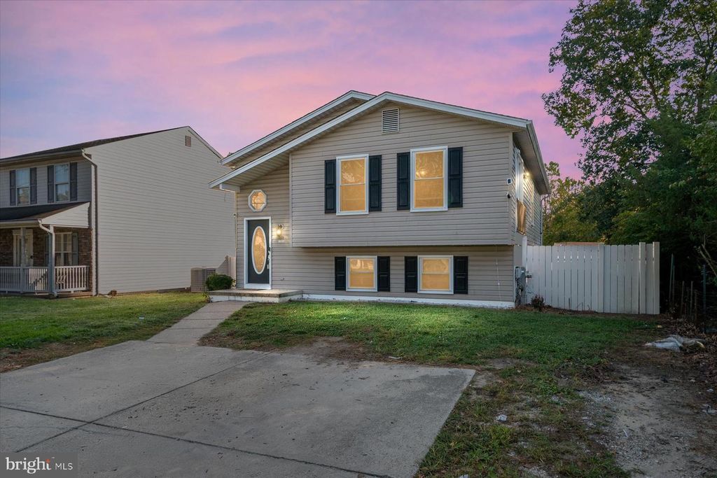 7833 E SHORE RD, Pasadena, MD 21122