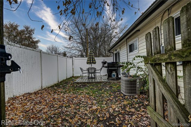 1592 Mollie Street, Ypsilanti Charter Township, MI 48198