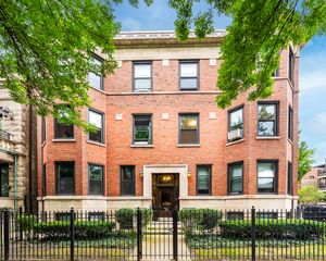 3764 N Magnolia Avenue 2, Chicago, IL 60613