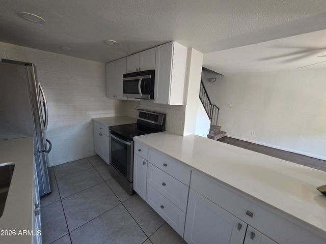 948 S ALMA SCHOOL Road 155, Mesa, AZ 85210