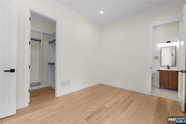 10 Radburn Road, Glen Rock, NJ 07452