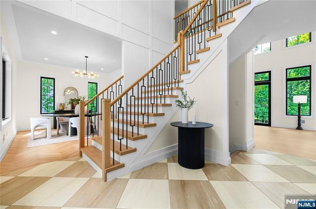 10 Radburn Road, Glen Rock, NJ 07452
