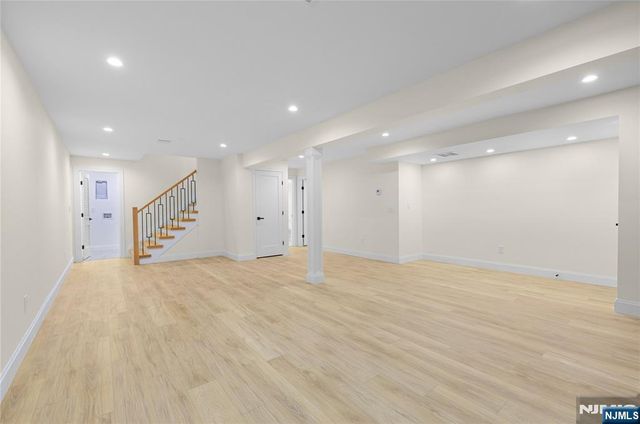 10 Radburn Road, Glen Rock, NJ 07452