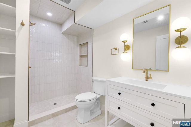 10 Radburn Road, Glen Rock, NJ 07452