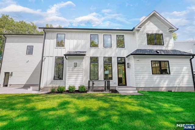 10 Radburn Road, Glen Rock, NJ 07452