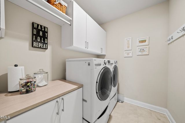 926 Regency Cottage Place, Cary, NC 27518