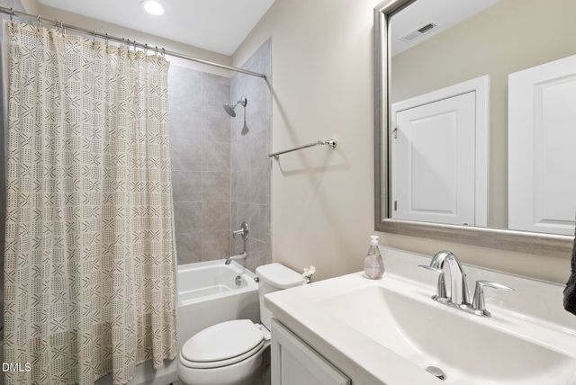 926 Regency Cottage Place, Cary, NC 27518