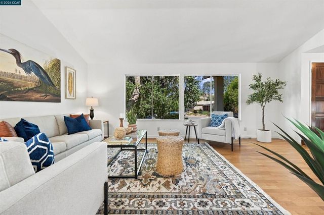 5378 Meadow Wood Place, Concord, CA 94521