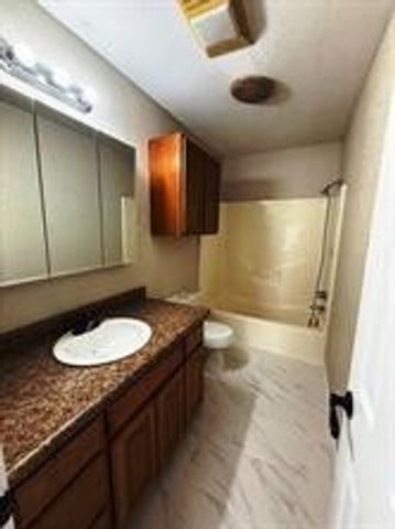 426 Gun Club Rd, Denison, TX 75021