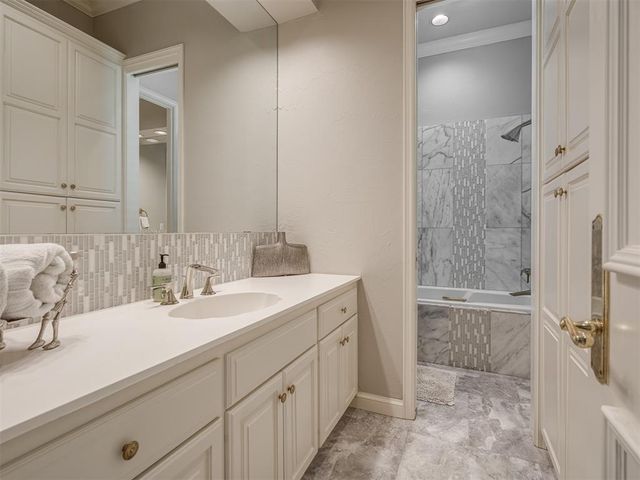 4004 Oakdale Farm Circle, Edmond, OK 73013