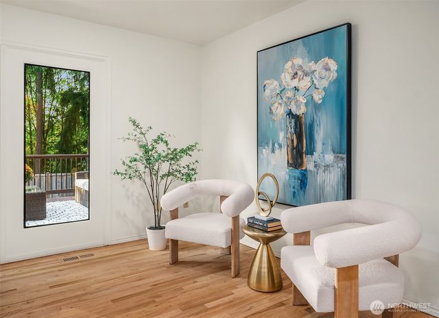 16707 NE 124th Street, Redmond, WA 98052