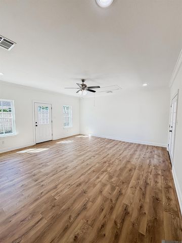 17375 Les Chenier St, Prairieville, LA 70769