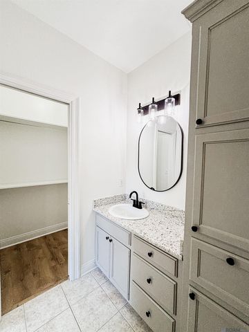 17375 Les Chenier St, Prairieville, LA 70769