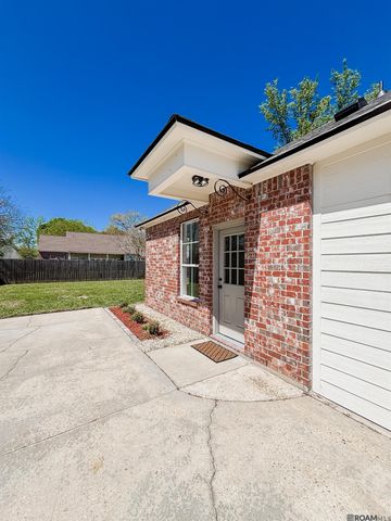 17375 Les Chenier St, Prairieville, LA 70769