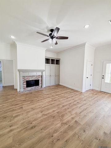 17375 Les Chenier St, Prairieville, LA 70769