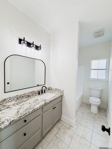 17375 Les Chenier St, Prairieville, LA 70769