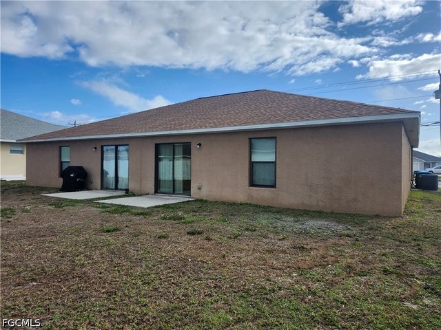 608 Nicholas PKWY W, Cape Coral, FL 33991