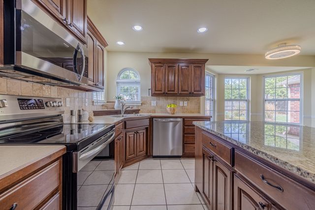 1614 W Austin Place, Broken Arrow, OK 74011