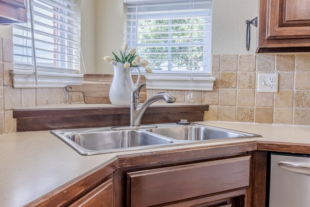 1614 W Austin Place, Broken Arrow, OK 74011