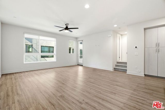 2111 N Cahuenga Boulevard 11, Los Angeles, CA 90068