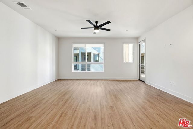 2111 N Cahuenga Boulevard 11, Los Angeles, CA 90068