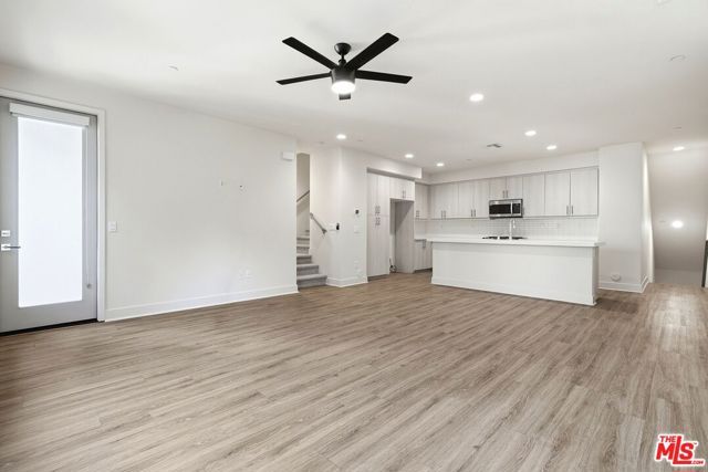 2111 N Cahuenga Boulevard 11, Los Angeles, CA 90068