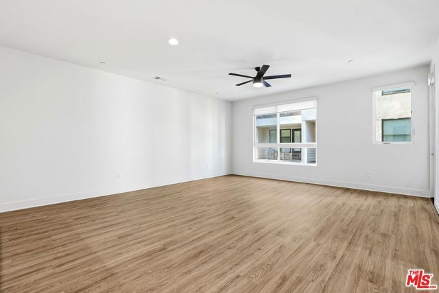 2111 N Cahuenga Boulevard 11, Los Angeles, CA 90068