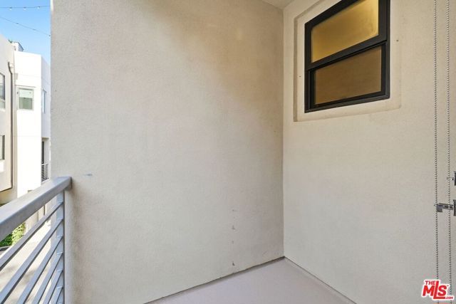 2111 N Cahuenga Boulevard 11, Los Angeles, CA 90068