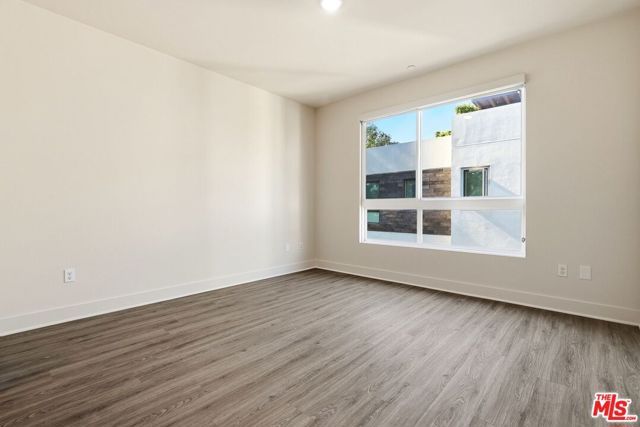 2111 N Cahuenga Boulevard 11, Los Angeles, CA 90068