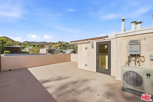 2111 N Cahuenga Boulevard 11, Los Angeles, CA 90068
