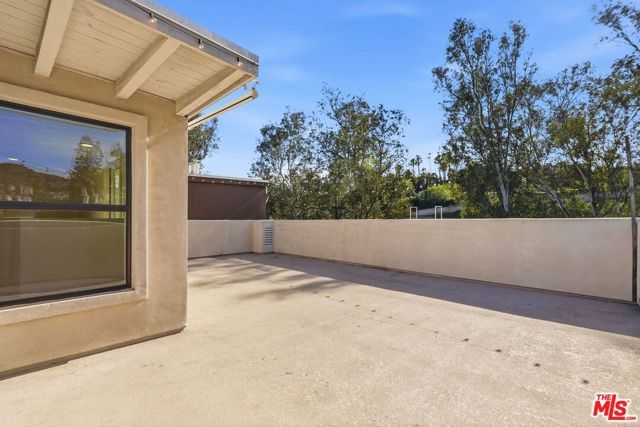 2111 N Cahuenga Boulevard 11, Los Angeles, CA 90068