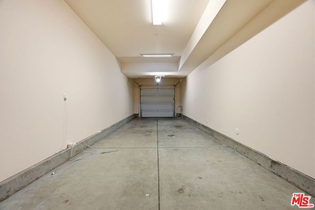2111 N Cahuenga Boulevard 11, Los Angeles, CA 90068