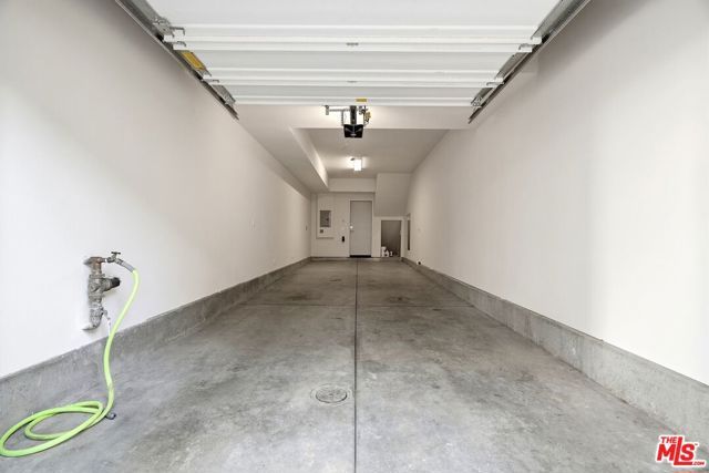 2111 N Cahuenga Boulevard 11, Los Angeles, CA 90068