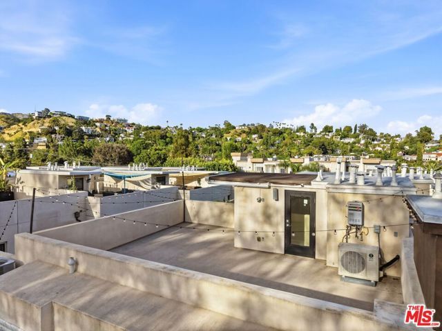 2111 N Cahuenga Boulevard 11, Los Angeles, CA 90068