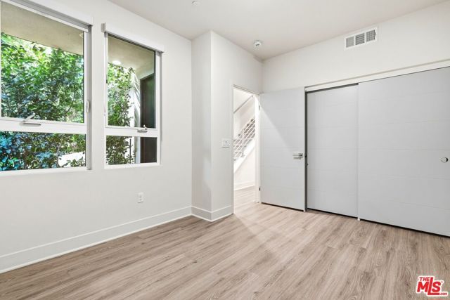 2111 N Cahuenga Boulevard 11, Los Angeles, CA 90068
