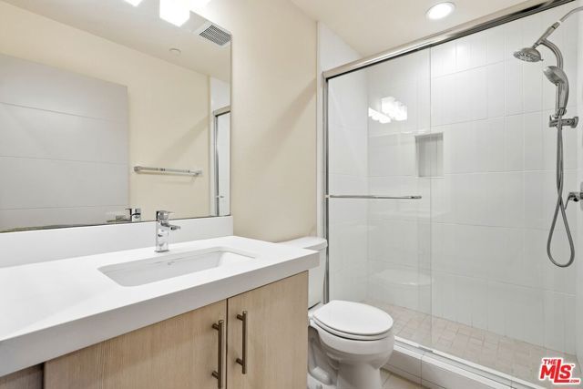 2111 N Cahuenga Boulevard 11, Los Angeles, CA 90068