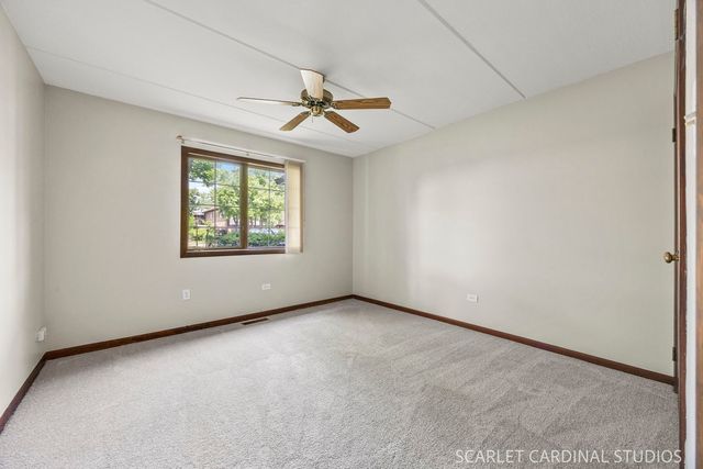 6223 Lake Park Lane B, Willowbrook, IL 60527