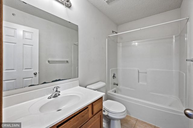 5046 Yuma Lane N, Plymouth, MN 55446